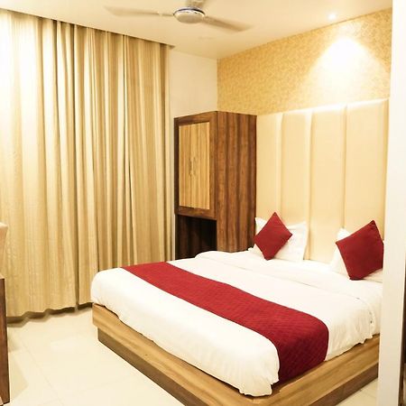 Hotel Malhotra Inn 50 Meter From Golden Temple Amritsar Exteriör bild
