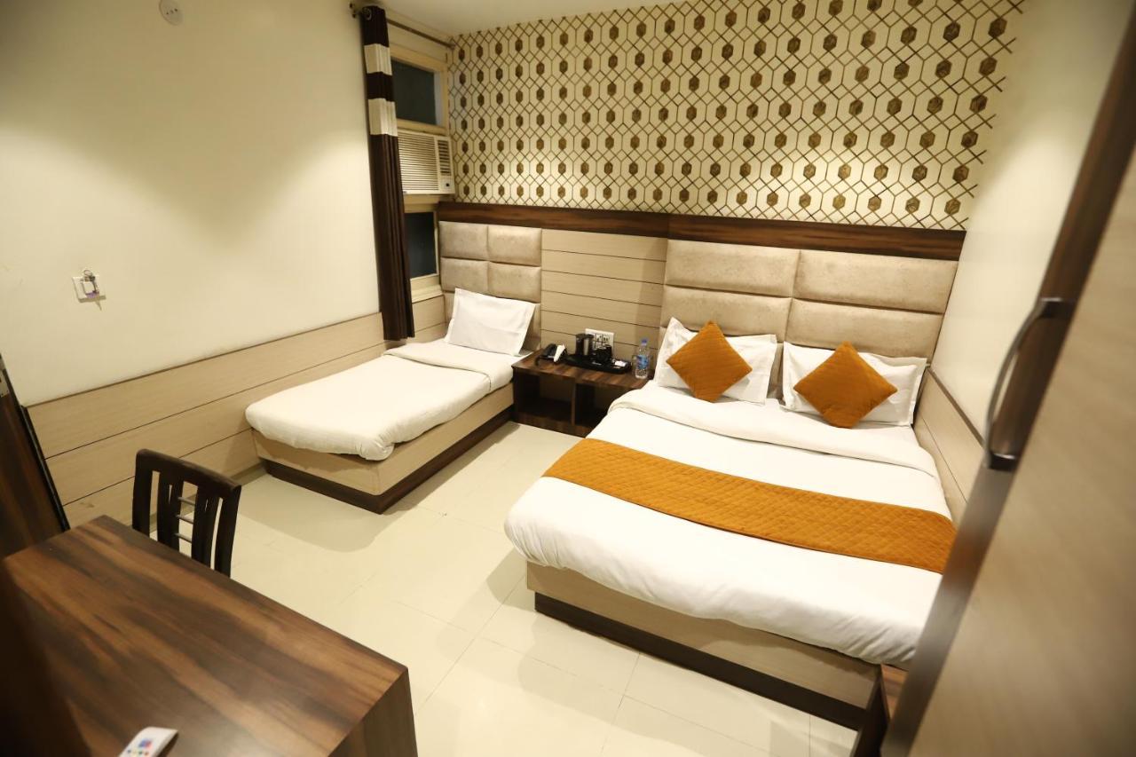 Hotel Malhotra Inn 50 Meter From Golden Temple Amritsar Exteriör bild