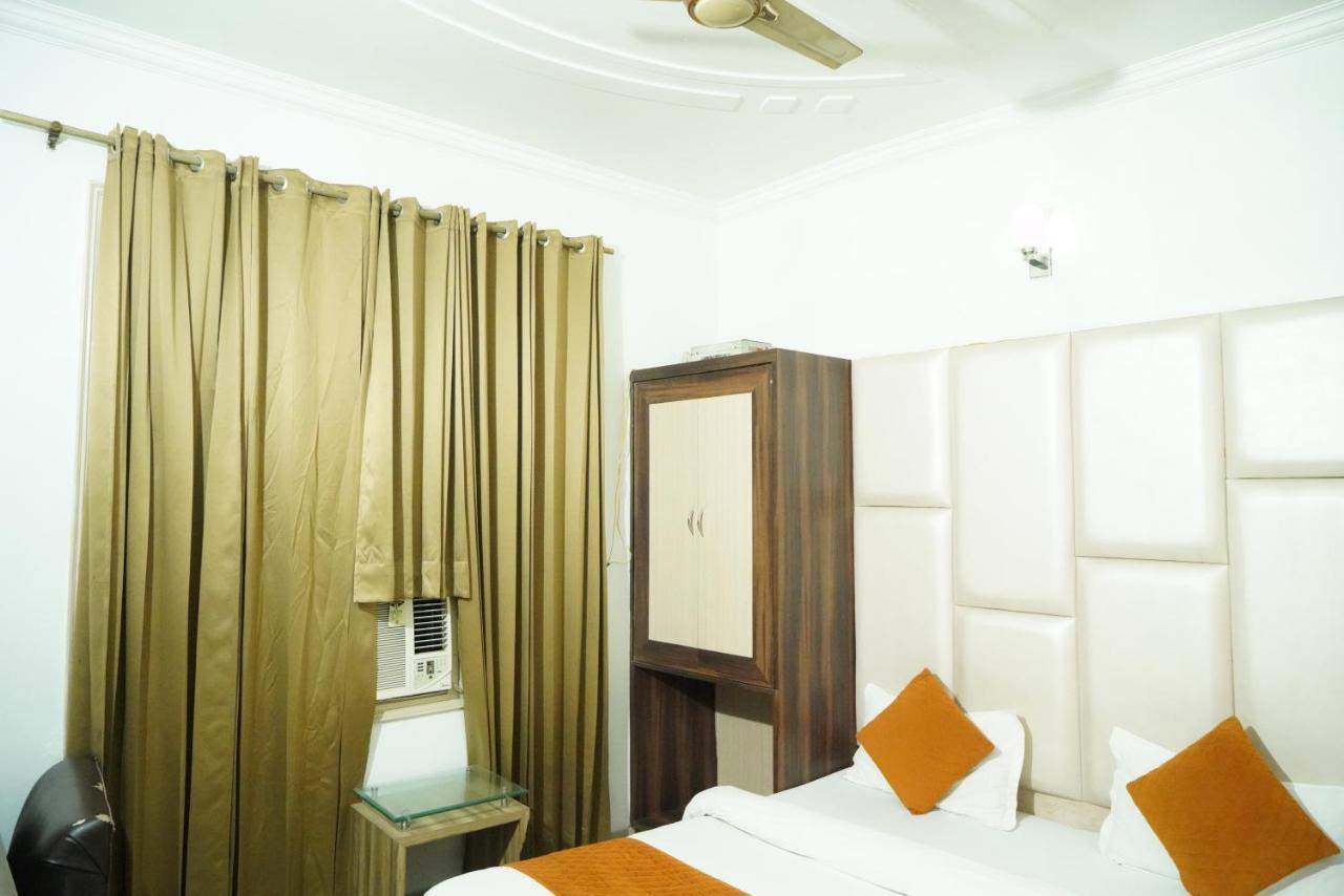 Hotel Malhotra Inn 50 Meter From Golden Temple Amritsar Exteriör bild
