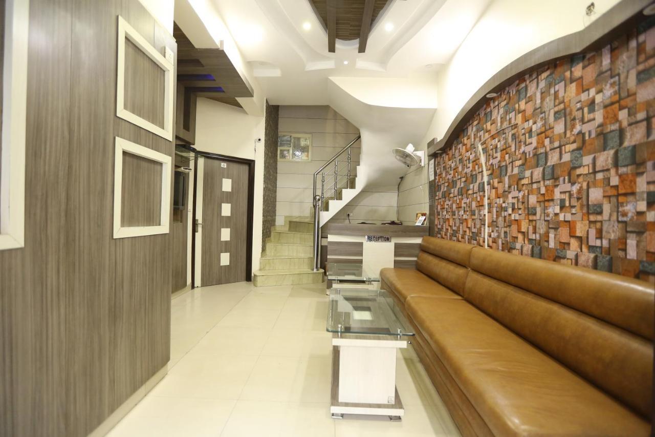 Hotel Malhotra Inn 50 Meter From Golden Temple Amritsar Exteriör bild