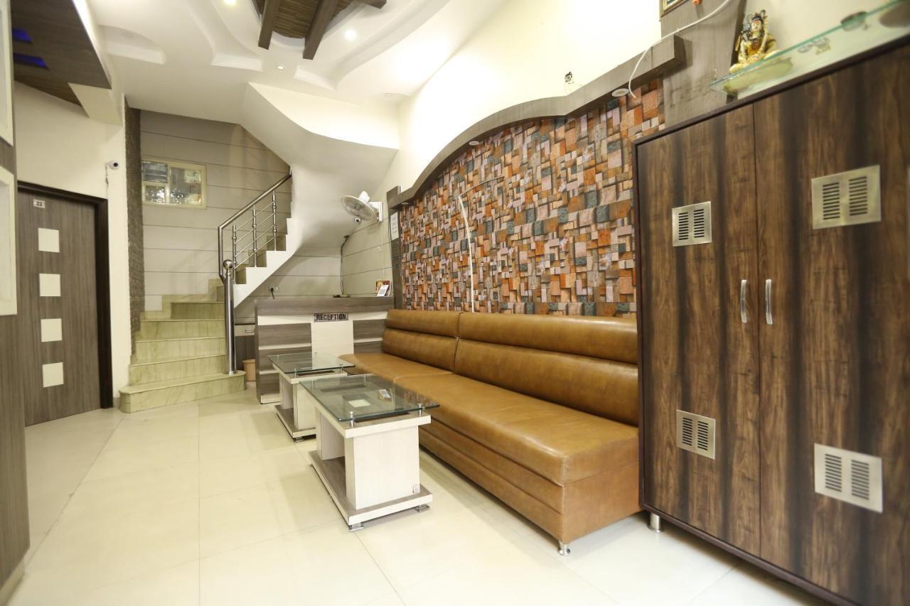 Hotel Malhotra Inn 50 Meter From Golden Temple Amritsar Exteriör bild