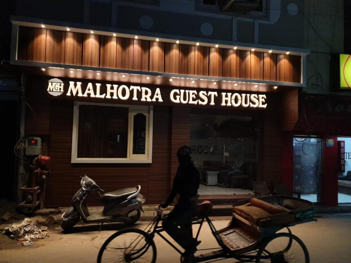 Hotel Malhotra Inn 50 Meter From Golden Temple Amritsar Exteriör bild
